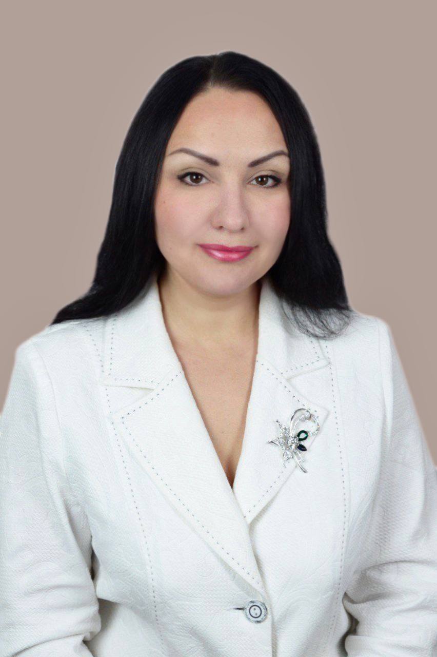Педагогический работник Власюк Елена Рустамовна.
