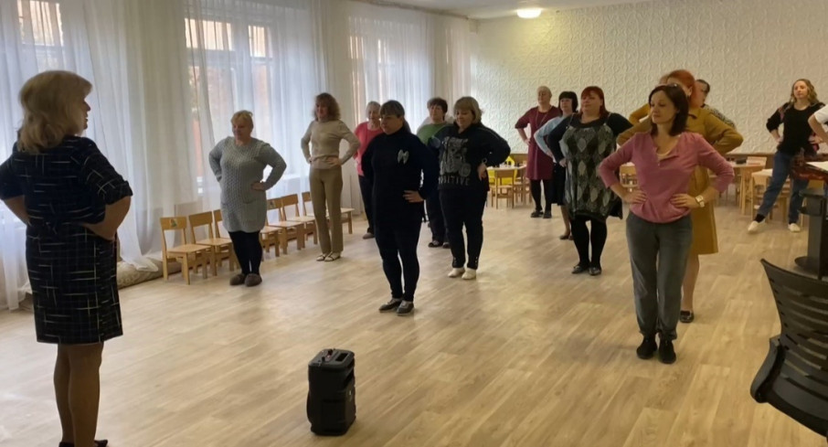Мастер - класс для педагогов "Играем, танцуем!" Мастер - класс для педагогов "Играем, танцуем!".